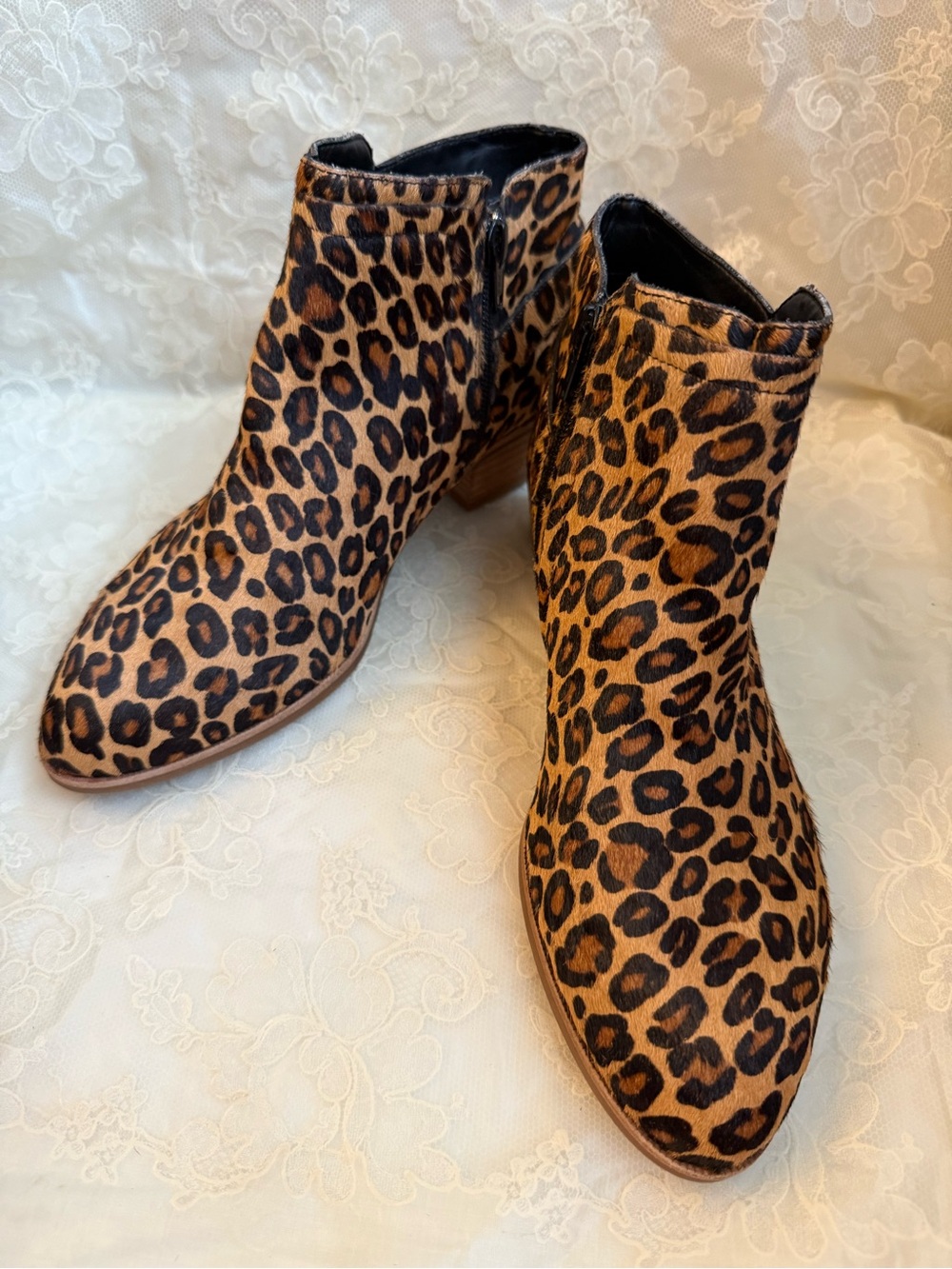 Gianni Bini Leopard Print Torloni Ankle Boots Stacked Heel Black & Congac 8.5 - Picture 4 of 14